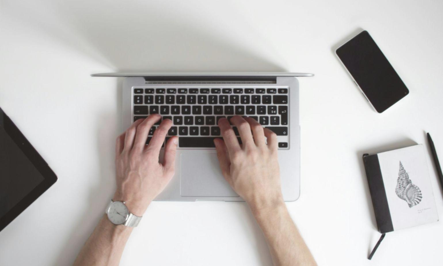 Équipe hylonistrav lors d'une session de formation commerciale